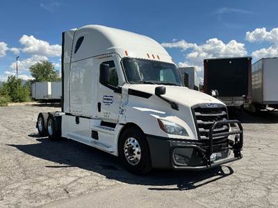 Freightliner Cascadia 126 Sleeper Semi Truck - 72" Integral Sleeper, 505HP, 12 Speed Automatic