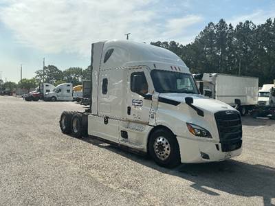 Freightliner Cascadia 126 Sleeper Semi Truck - 72" Integral Sleeper, 455HP, 12 Speed Automatic