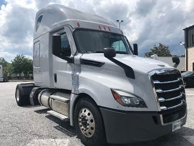 Freightliner Cascadia 126 Single Axle Sleeper Semi Truck - 72" Integral Sleeper, 450HP, 12 Speed Automatic
