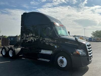 Freightliner Cascadia 126 Sleeper Semi Truck - 72" Integral Sleeper, 455HP, 12 Speed Automatic