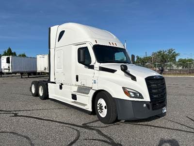 Freightliner Cascadia 126 Sleeper Semi Truck - 72" Integral Sleeper, 455HP, 12 Speed Automatic