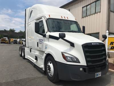 Freightliner Cascadia 126 Sleeper Semi Truck - 72" Integral Sleeper, 455HP, 12 Speed Automatic