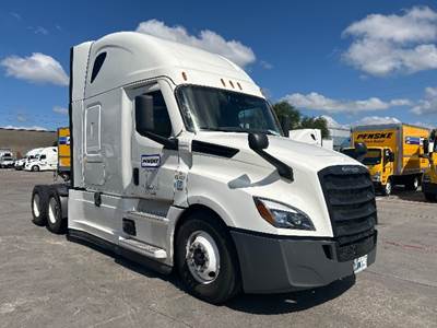 Freightliner Cascadia 126 Sleeper Semi Truck - 72" Integral Sleeper, 455HP, 12 Speed Automatic