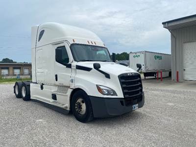 Freightliner Cascadia 126 Sleeper Semi Truck - 72" Integral Sleeper, 455HP, 12 Speed Automatic