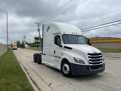 Freightliner Cascadia 126 Sleeper Semi Truck - 72" Integral Sleeper, 455HP, 12 Speed Automatic