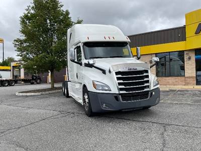 Freightliner Cascadia 126 Sleeper Semi Truck - 72" Integral Sleeper, 455HP, 12 Speed Automatic