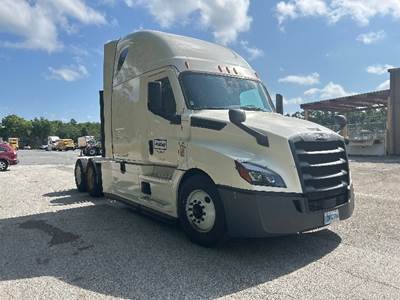 Freightliner Cascadia 126 Sleeper Semi Truck - 72" Integral Sleeper, 455HP, 12 Speed Automatic
