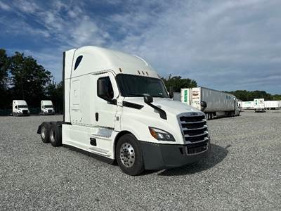 Freightliner Cascadia 126 Sleeper Semi Truck - 72" Integral Sleeper, 400HP, 12 Speed Automatic