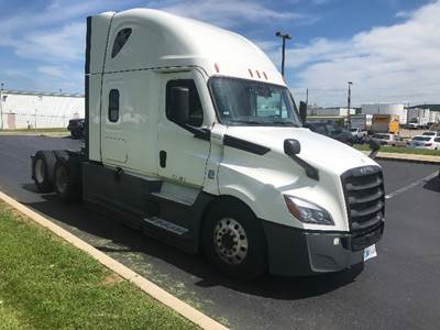 Freightliner Cascadia 126 Sleeper Semi Truck - 72" Integral Sleeper, 455HP, 12 Speed Automatic