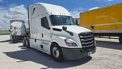 Freightliner Cascadia 126 Sleeper Semi Truck - 72" Integral Sleeper, 455HP, 12 Speed Automatic