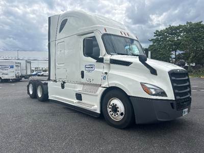 Freightliner Cascadia 126 Sleeper Semi Truck - 72" Integral Sleeper, 455HP, 12 Speed Automatic