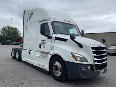 Freightliner Cascadia 126 Sleeper Semi Truck - 72" Integral Sleeper, 455HP, 12 Speed Automatic