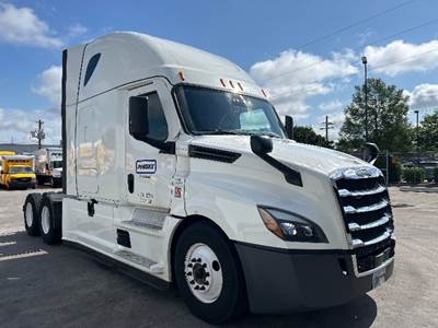 Freightliner Cascadia 126 Sleeper Semi Truck - 72" Integral Sleeper, 455HP, 12 Speed Automatic