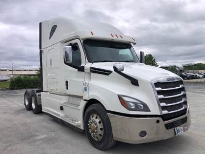 Freightliner Cascadia 126 Sleeper Semi Truck - 60" Integral Sleeper, Cummins 565HP, 13 Speed Manual