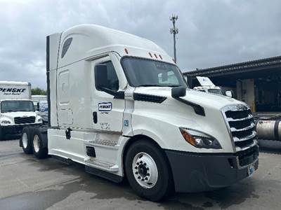 Freightliner Cascadia 126 Sleeper Semi Truck - 72" Integral Sleeper, 455HP, 12 Speed Automatic