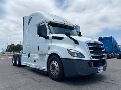 Freightliner Cascadia 126 Sleeper Semi Truck - 72" Integral Sleeper, 455HP, 12 Speed Automatic