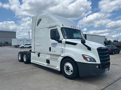 Freightliner Cascadia 126 Sleeper Semi Truck - 72" Integral Sleeper, 455HP, 12 Speed Automatic