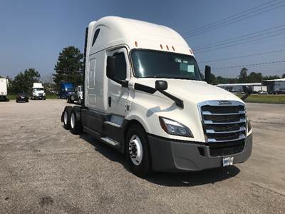 Freightliner Cascadia 126 Sleeper Semi Truck - 72" Integral Sleeper, 455HP, 12 Speed Automatic