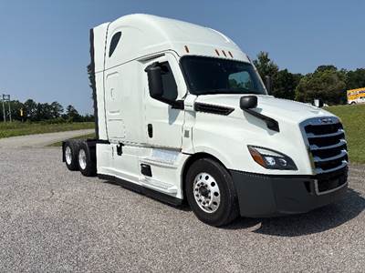 Freightliner Cascadia 126 Sleeper Semi Truck - 72" Integral Sleeper, 400HP, 12 Speed Automatic