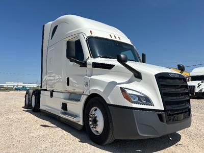 Freightliner Cascadia 126 Sleeper Semi Truck - 72" Integral Sleeper, 455HP, 12 Speed Automatic