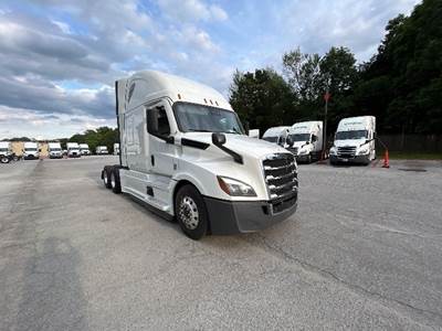 Freightliner Cascadia 126 Sleeper Semi Truck - 72" Integral Sleeper, 400HP, 12 Speed Automatic