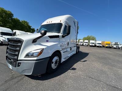 Freightliner Cascadia 126 Sleeper Semi Truck - 72" Integral Sleeper, 455HP, 12 Speed Automatic