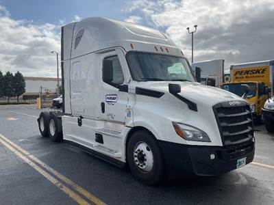 Freightliner Cascadia 126 Sleeper Semi Truck - 72" Integral Sleeper, 455HP, 12 Speed Automatic