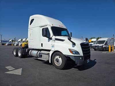 Freightliner Cascadia 126 Sleeper Semi Truck - 72" Integral Sleeper, 450HP, 12 Speed Automatic