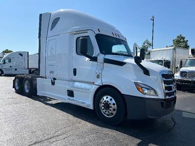 Freightliner Cascadia 126 Sleeper Semi Truck - 72" Integral Sleeper, 455HP, 12 Speed Automatic