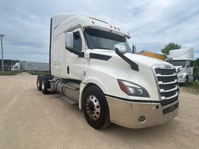 Freightliner Cascadia 126 Sleeper Semi Truck - 60" Integral Sleeper, 505HP, 12 Speed Automatic
