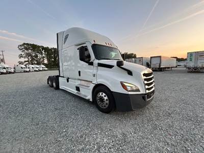 Freightliner Cascadia 126 Sleeper Semi Truck - 72" Integral Sleeper, 400HP, 12 Speed Automatic