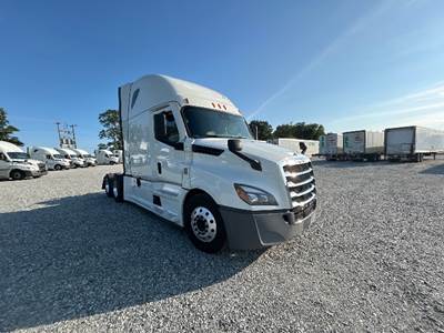 Freightliner Cascadia 126 Sleeper Semi Truck - 72" Integral Sleeper, 400HP, 12 Speed Automatic
