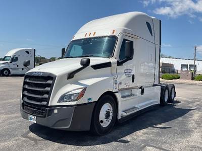 Freightliner Cascadia 126 Sleeper Semi Truck - 72" Integral Sleeper, 455HP, 12 Speed Automatic