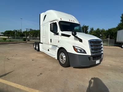 Freightliner Cascadia 126 Sleeper Semi Truck - 72" Integral Sleeper, 400HP, 12 Speed Automatic