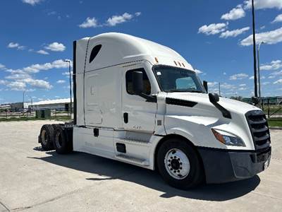 Freightliner Cascadia 126 Sleeper Semi Truck - 72" Integral Sleeper, 455HP, 12 Speed Automatic