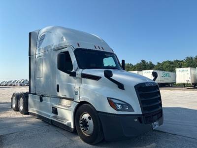 Freightliner Cascadia 126 Sleeper Semi Truck - 72" Integral Sleeper, 455HP, 12 Speed Automatic