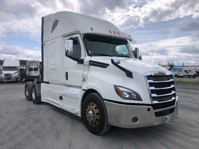 Freightliner Cascadia 126 Sleeper Semi Truck - 60" Integral Sleeper, Cummins 565HP, 13 Speed Manual