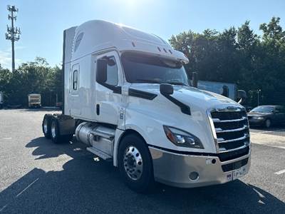 Freightliner Cascadia 126 Sleeper Semi Truck - 72" Integral Sleeper, 455HP, 12 Speed Automatic