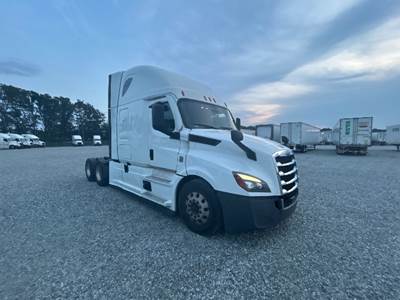 Freightliner Cascadia 126 Sleeper Semi Truck - 72" Integral Sleeper, 400HP, 12 Speed Automatic