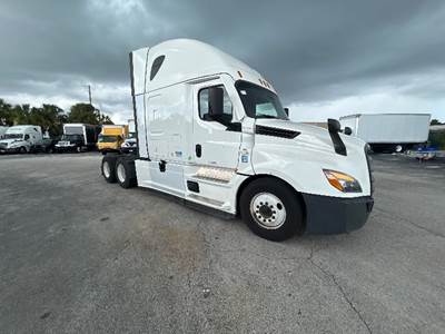 Freightliner Cascadia 126 Sleeper Semi Truck - 72" Integral Sleeper, 455HP, 12 Speed Automatic