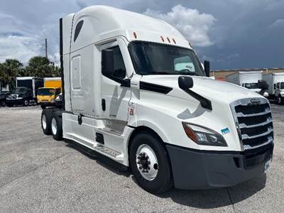 Freightliner Cascadia 126 Sleeper Semi Truck - 72" Integral Sleeper, 455HP, 12 Speed Automatic