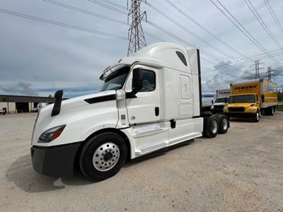 Freightliner Cascadia 126 Single Axle Sleeper Semi Truck - Integral Sleeper