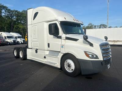 Freightliner Cascadia 126 Sleeper Semi Truck - 72" Integral Sleeper, 455HP, 12 Speed Automatic