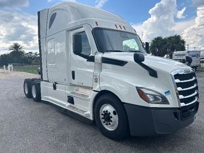 Freightliner Cascadia 126 Sleeper Semi Truck - 72" Integral Sleeper, 455HP, 12 Speed Automatic