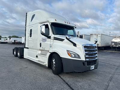 Freightliner Cascadia 126 Sleeper Semi Truck - 72" Integral Sleeper, 400HP, 12 Speed Automatic