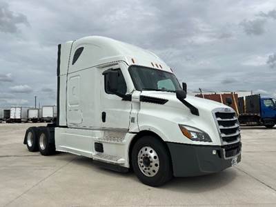 Freightliner Cascadia 126 Sleeper Semi Truck - 72" Integral Sleeper, 400HP, 12 Speed Automatic