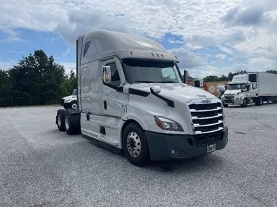 Freightliner Cascadia 126 Sleeper Semi Truck - 72" Integral Sleeper, 455HP, 12 Speed Automatic