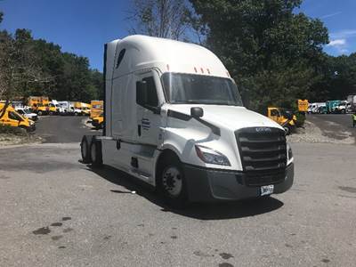 Freightliner Cascadia 126 Sleeper Semi Truck - 72" Integral Sleeper, 455HP, 12 Speed Automatic