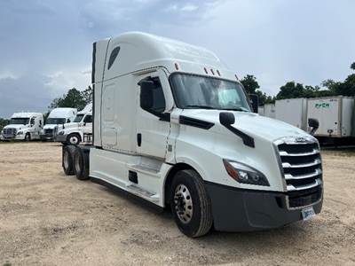 Freightliner Cascadia 126 Sleeper Semi Truck - 72" Integral Sleeper, 400HP, 12 Speed Automatic