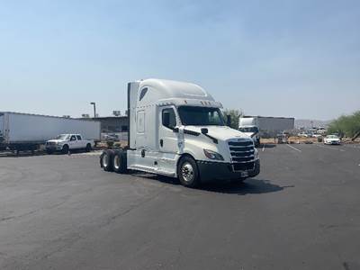 Freightliner Cascadia 126 Sleeper Semi Truck - 72" Integral Sleeper, Cummins 450HP, 13 Speed Automatic